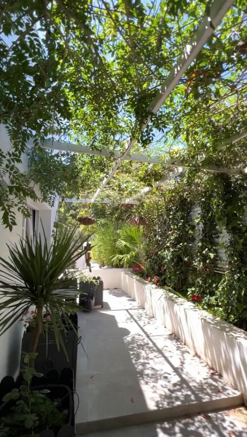 Apartamento Fucsia Luxury Hotel *